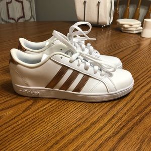 Adidas Rose Gold US 4 Girls Baseline Sneakers